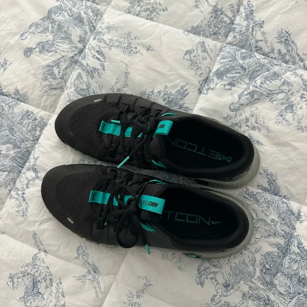 Nike metcons - Picture 3 of 5